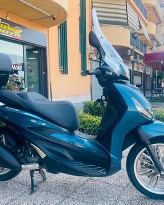 PIAGGIO Beverly 300 i.e. TUTTO INCLUSO ANCHE PAS