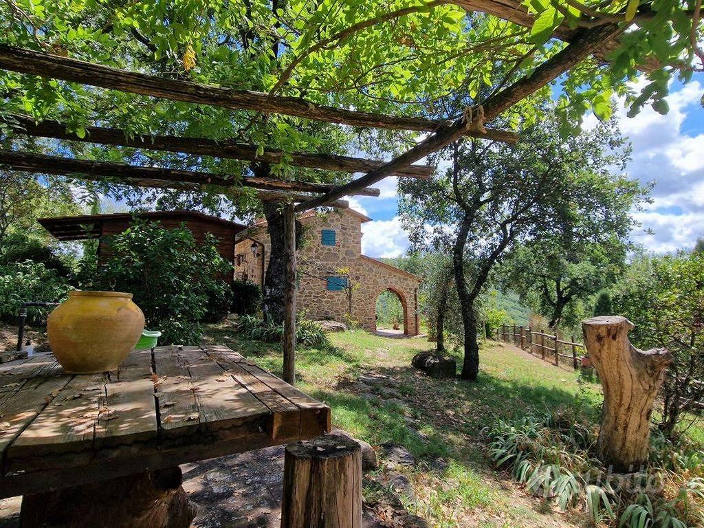 Rustico / Casale di 400 m² con più di 5 locali e b - Vista 4