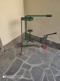 macchinetta grande e piccola per imbottigliare