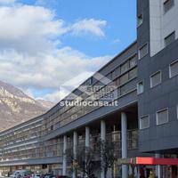 AMPIO E LUMINOSO UFFICIO IN POSIZIONE STRATEGICA