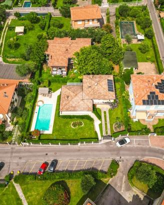 VILLA SINGOLA A TOSCOLANO-MADERNO