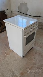 Cucina a gas con forno Neff bianca 4 fuochi