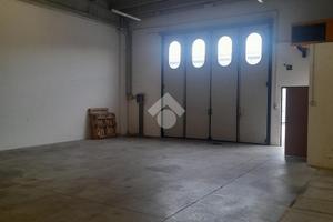 CAPANNONE A GRUMELLO DEL MONTE