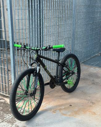 Rockrider st500 24 pollici modificata , TRATTABILE