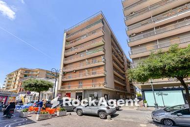 Appartamento di 158 m² con 4 locali e box auto a P