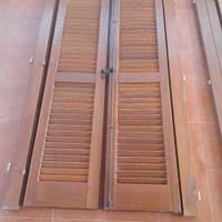 Persiane in legno con lamelle fisse (2 ante)