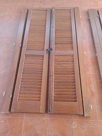 Persiane in legno con lamelle fisse (2 ante)
