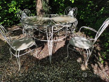 Tavolo da giardino in ferro pieno
