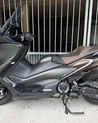 T-Max 560