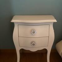 2 comodini e comò shabby con pomelli swarovski