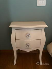 2 comodini e comò shabby con pomelli swarovski