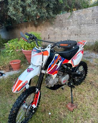 Pit bike