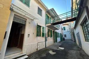 CASA SEMINDIPENDENTE A VALENZA