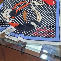 foulard Boutique Moschino