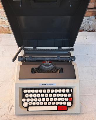 Macchina da scrivere OLIVETTI lettera 42
