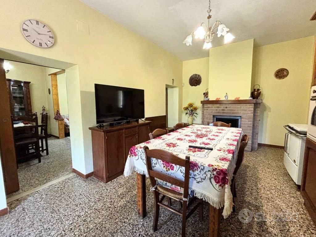 Rustico / Casale di 110 m² con 3 locali a Anghiari - Altro