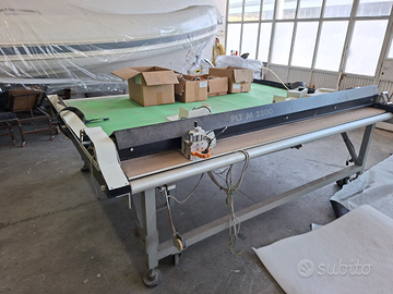 Plotter taglio tessuti piano aspirante