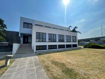 Immobile di 365 m² con 5 locali a San Giovanni Lup