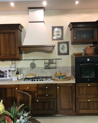 Cucina classica in noce
