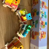 l trenino in legno impilabile "Crearoule" di Djeco