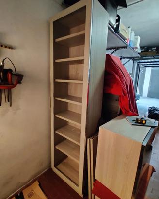 Mobili vetrina in rovere chiaro con ante in vetro