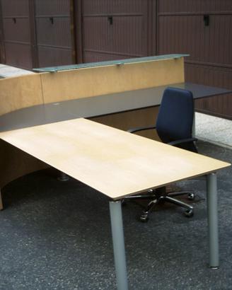 Bancone reception marca Fantoni - Linea Meta
