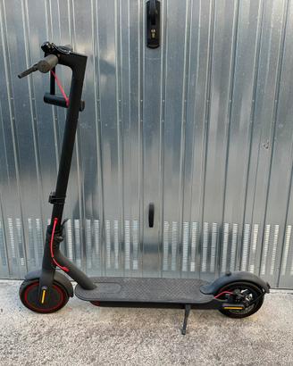 Monopattino elettrico XIAOMI pieghevole