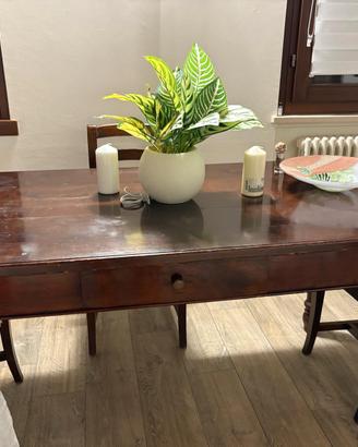 tavola in legno più 4 sedie