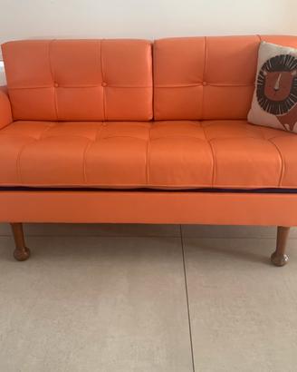 Divano letto arancione