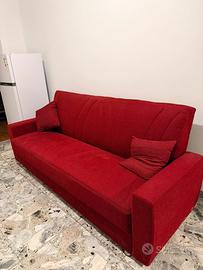 Divano, tavolo, sedie , armadio, letto
