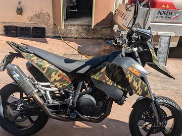 KTM 690 Supermoto