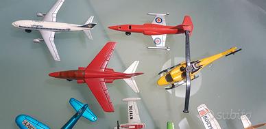 Modellini in metalli aereoplani