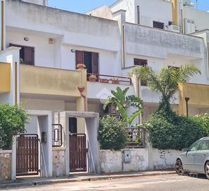 VILLA A SCHIERA A GALLIPOLI