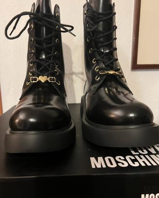 Stivaletti Love Moschino