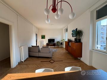 Appartamento in via Volturno in palazzo del '900