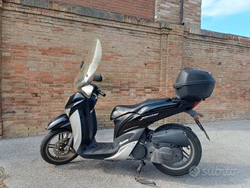 Scooter Yamaha Xenter 150 anno 2014