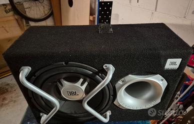 Subwoofer JBL GT5-1204BR in cassa reflex 
