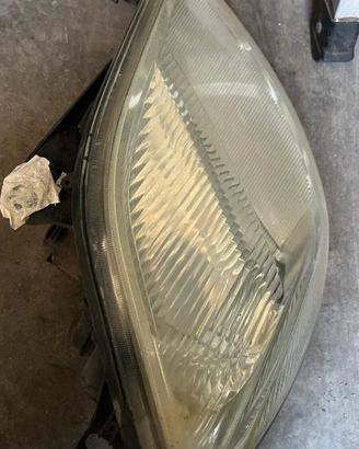 Faro Anteriore Destro Ford Fiesta 4ª Serie (2002–2