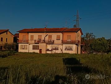 Casa indipendente con terreno