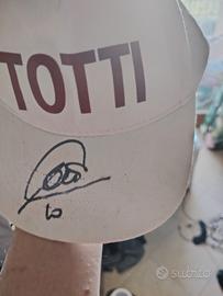 cappello con firma totti