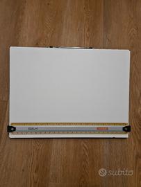 tavoletta da disegno con parallelografo