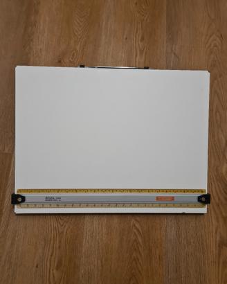 tavoletta da disegno con parallelografo