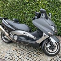 Yamaha T-Max Black Max
