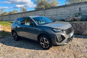Peugeot 2008 solo 7000 km garanzia casa madre