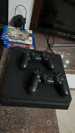 Ps4 slim 500gb + 2 joystick +30 giochi