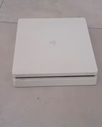 Playstation 4 slim