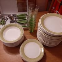 Servizio Piatti Posate Bicchieri