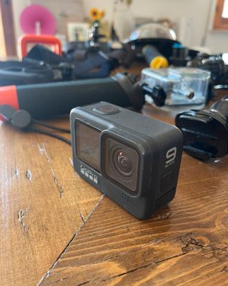 GoPro HERO9 Black + Kit Mega Accessori