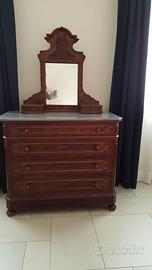 Comò con piano in marmo e specchiera