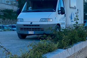 Camper mansardato